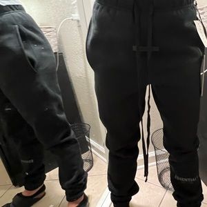 I am 4’11 and they fit too long. Waist fit perfectly I’m 25-26